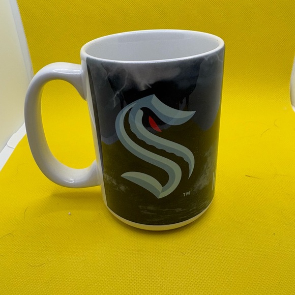Seattle Kraken Mug - Picture 3 of 7